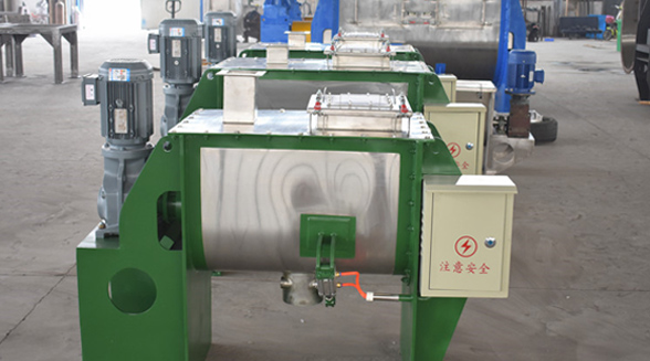 選購臥式螺帶混合機的注意事項 